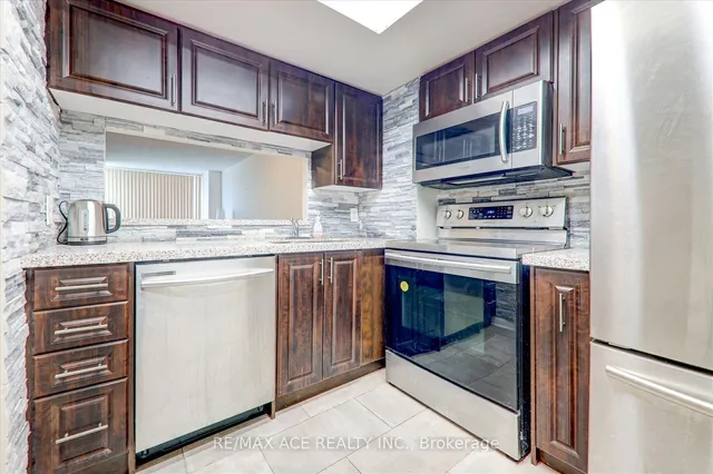 Additional image 11 of 2550 Lawrence Ave Unit 1415