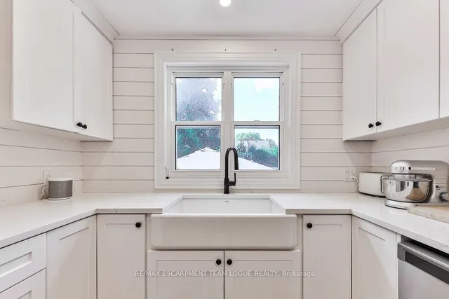 Additional image 8 of 319 Townsend Ave