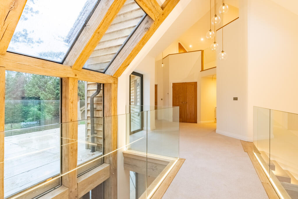 Additional image 37 of Oakridge, Drop Lane, Bricket Wood, St Albans, AL2