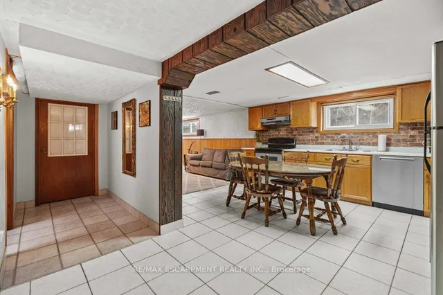 Additional image 23 of 42 Martin Rd