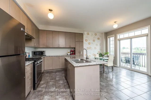 Additional image 7 of 30 Lloyd Cres