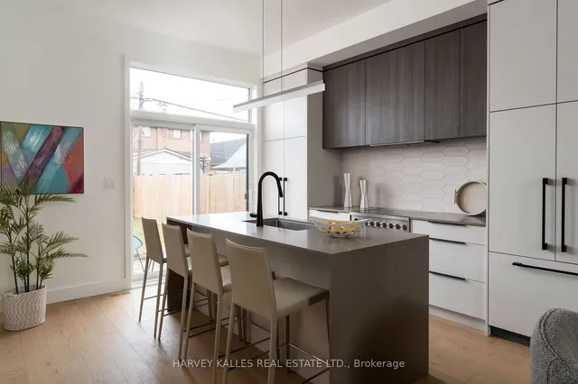 Additional image 9 of 30 Roseland Dr