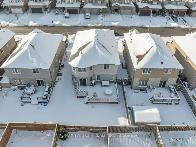 Additional image 35 of 46 Woodbine Ave