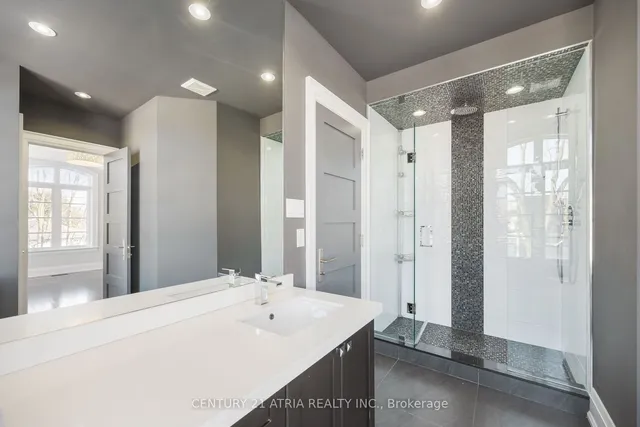 Additional image 32 of 141 Connaught Ave