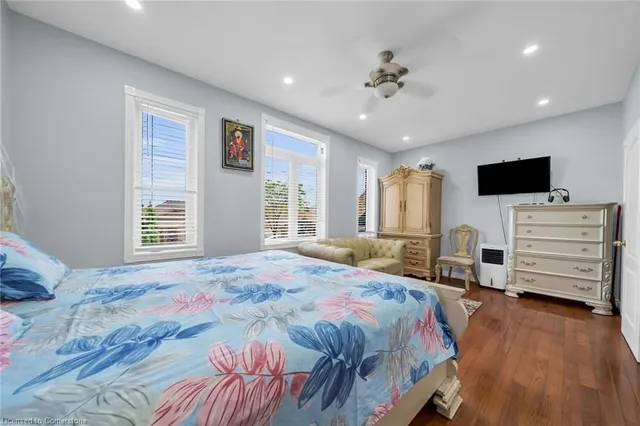 Additional image 25 of 33 Tallman St