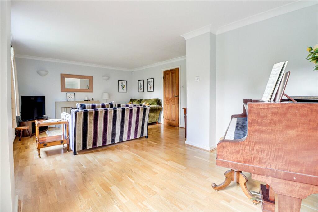 Additional image 9 of Bloomfield Road, Harpenden, Hertfordshire, AL5