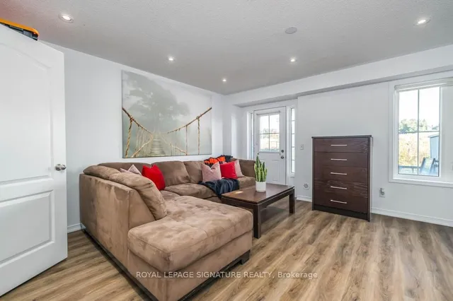 Additional image 26 of 114 Cedar Lake Cres