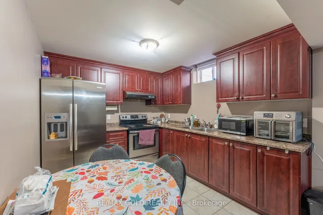 Additional image 33 of 16 Runnymede Cres