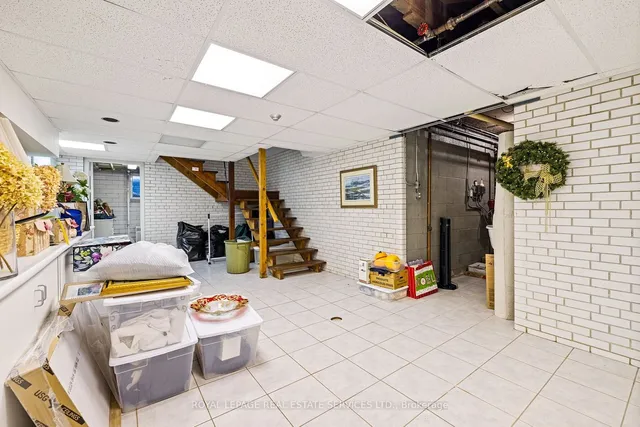 Additional image 31 of 70 Leggett Ave