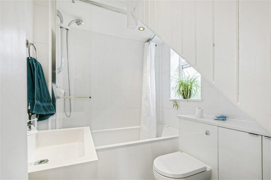 Additional image 11 of Hyde View Road, Harpenden, AL5