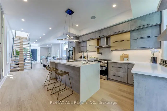 Additional image 12 of 153 King Edward Ave