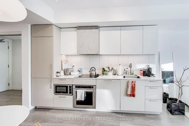 Additional image 6 of 19 Western Battery Rd Unit 1816