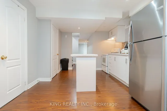 Additional image 36 of 54 COACHLIGHT Cres