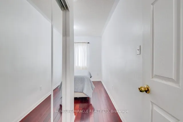 Additional image 15 of 42 Sufi Cres