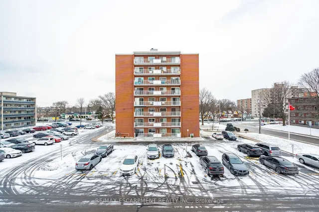 Additional image 25 of 10 WOODMAN Dr Unit 304