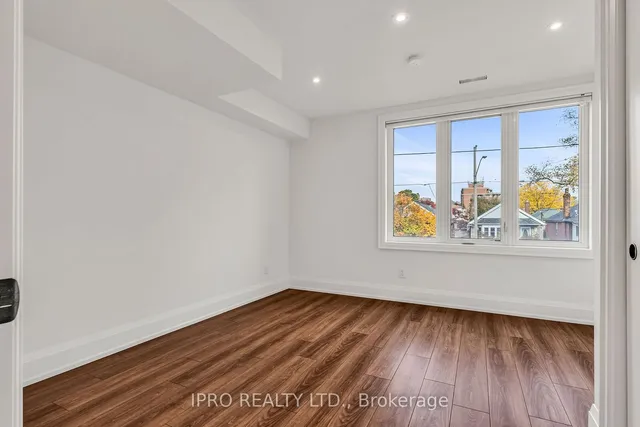 Additional image 17 of 323 Mortimer Ave