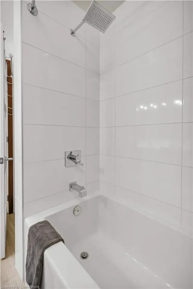 Additional image 29 of 112 Benton St Unit 707