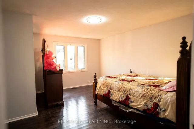 Additional image 18 of 47 John Stoner Dr