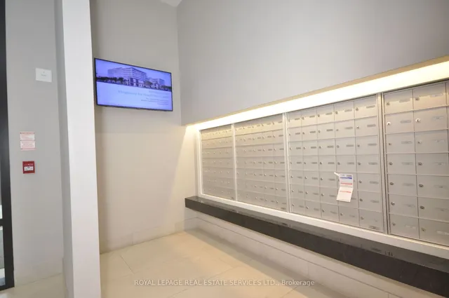 Additional image 4 of 4208 Dundas St Unit 702