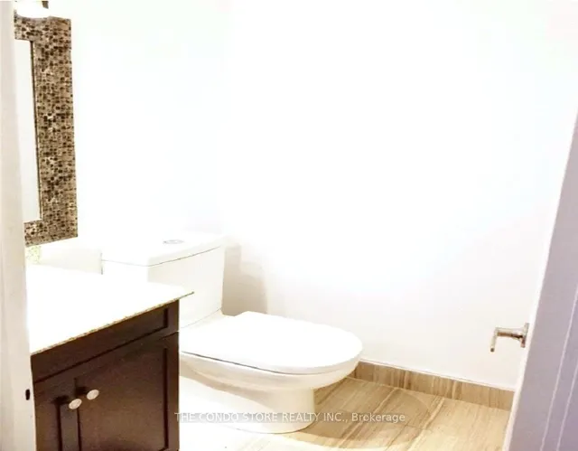 Additional image 15 of 633 Bay St Unit 708