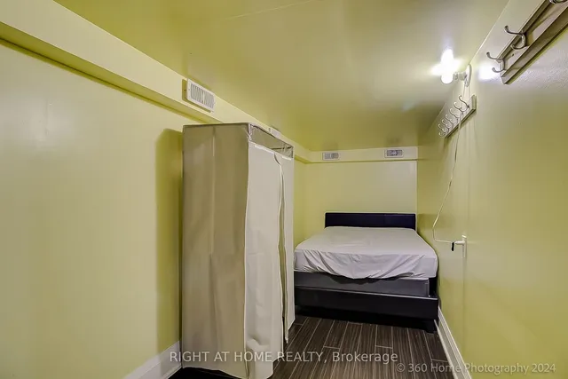 Additional image 31 of 38 Whitbread Cres