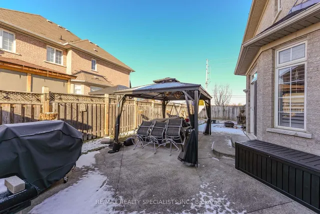 Additional image 38 of 37 Bluffwood Cres