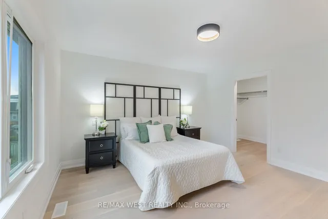 Additional image 20 of 1049 Greenwood Ave