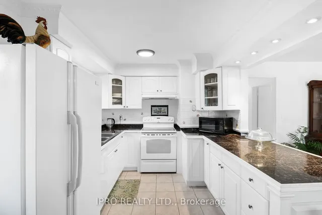 Additional image 7 of 3280 Cawthra Rd