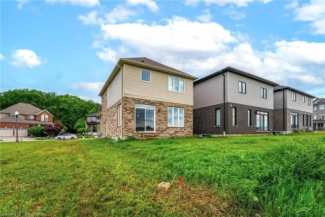 Additional image 28 of 52 Monarch Woods Dr