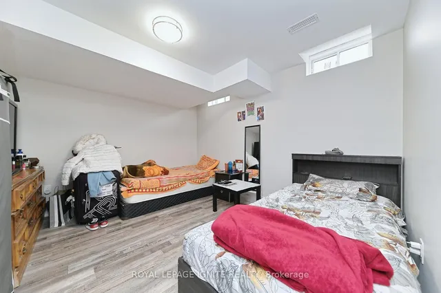 Additional image 34 of 22 Thornapple St