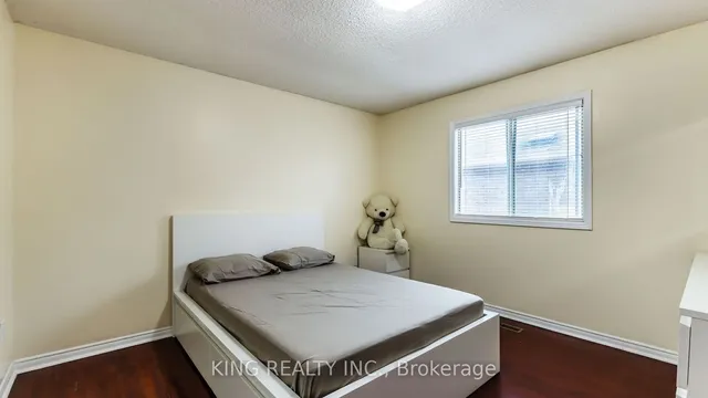 Additional image 20 of 8 Hummingbird Crt