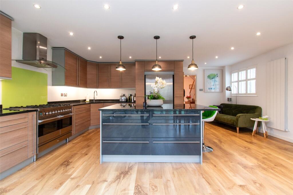 Additional image 8 of De Tany Court, St. Albans, Hertfordshire, AL1