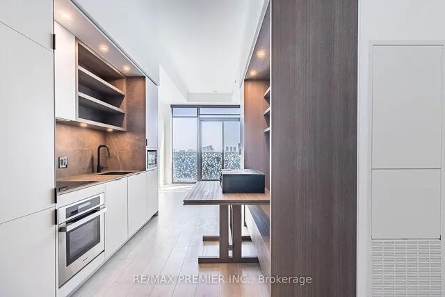 Additional image 18 of 55 Charles St Unit 3904