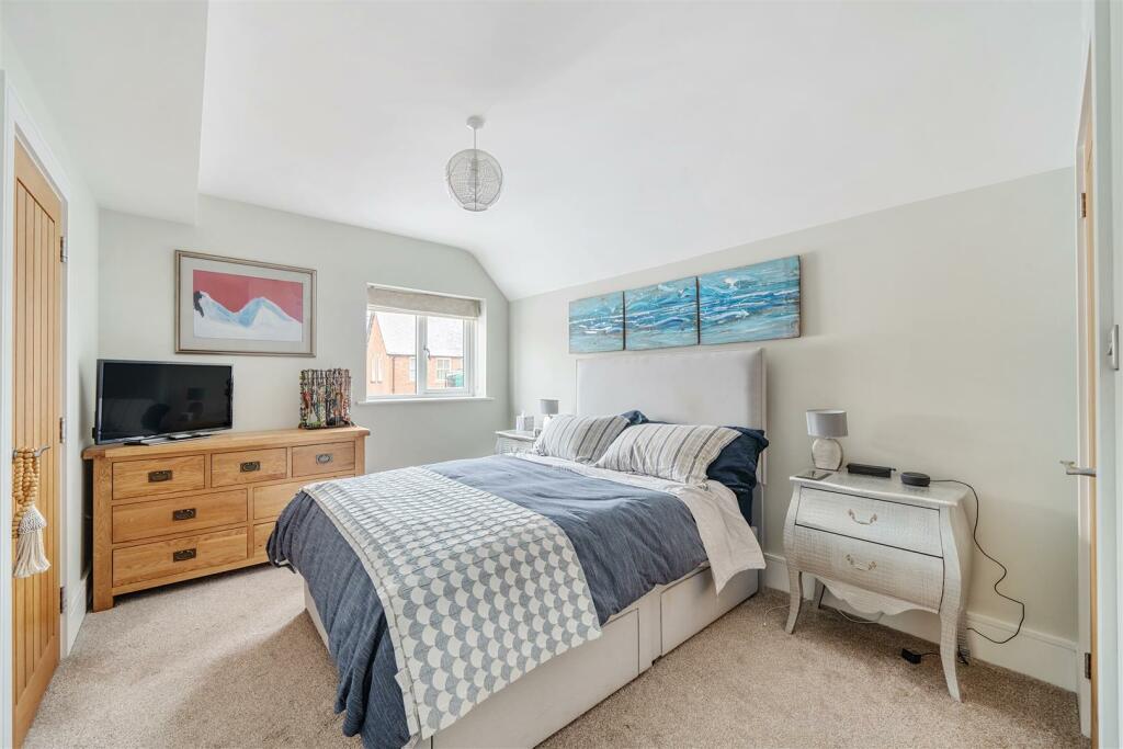 Additional image 5 of High Street, Knowle