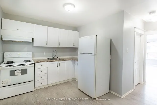 Additional image 12 of 289 Roxborough Ave