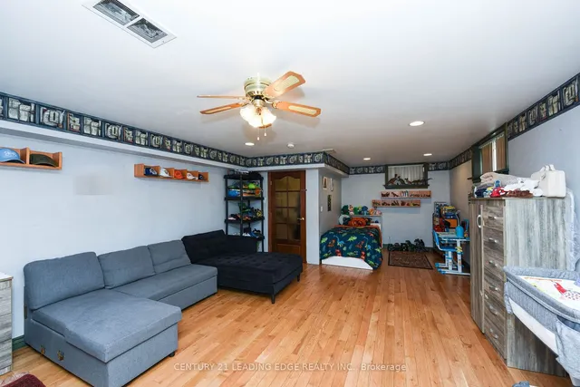 Additional image 32 of 34 Paragon Rd