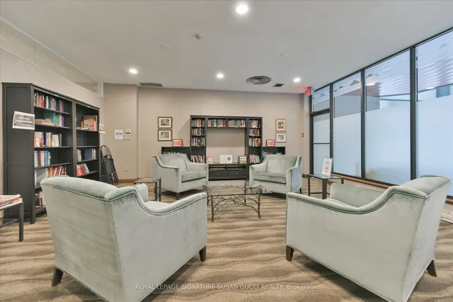 Additional image 36 of 130 Carlton St Unit 810