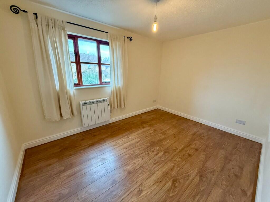 Additional image 6 of Henstridge