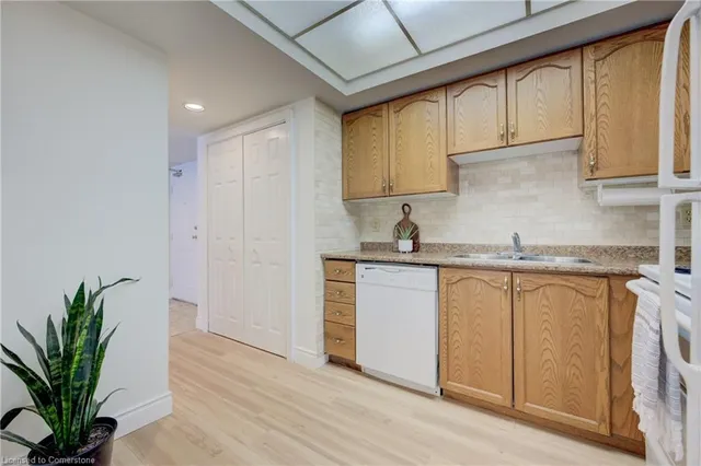 Additional image 19 of 3267 King St Unit 108