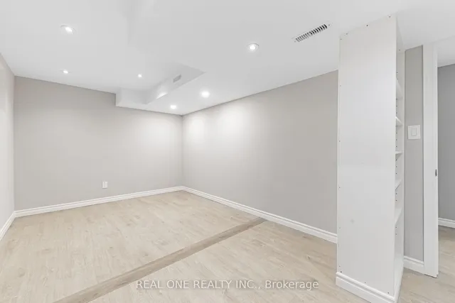 Additional image 35 of 32 Belinda Sq