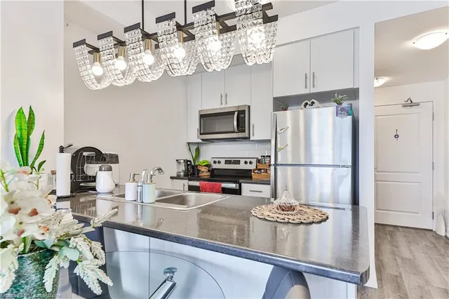 Additional image 11 of 470 Dundas St Unit 307