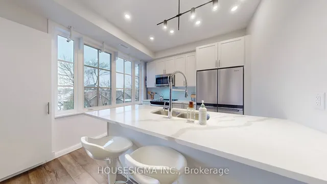 Additional image 9 of 12 Blanshard St Unit 309