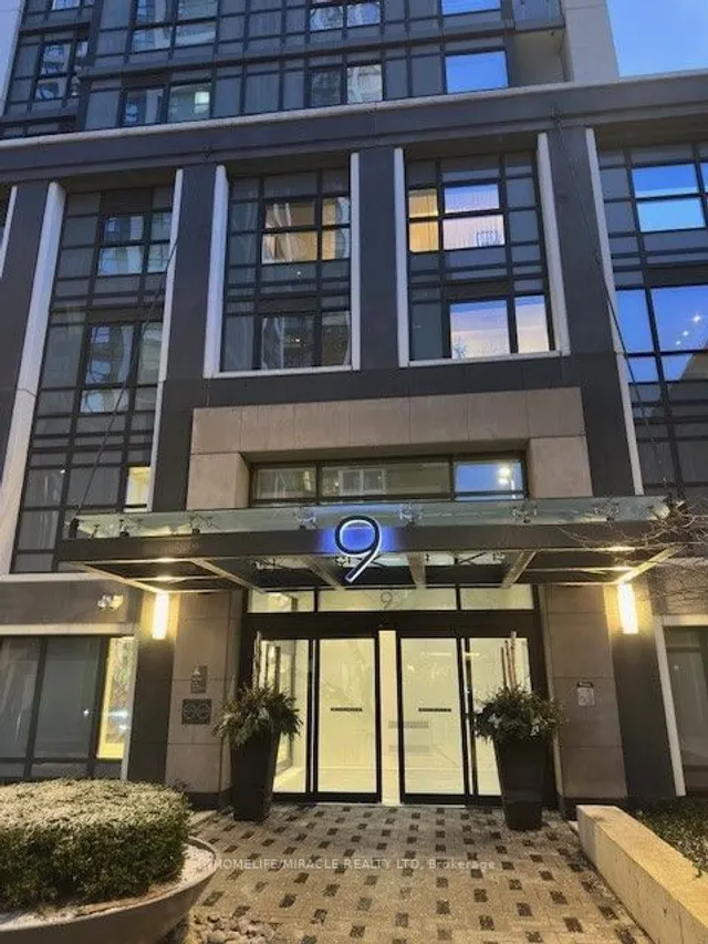 9 Mabelle Ave Unit 1315