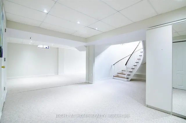 Additional image 20 of 2124 Nipigon Dr