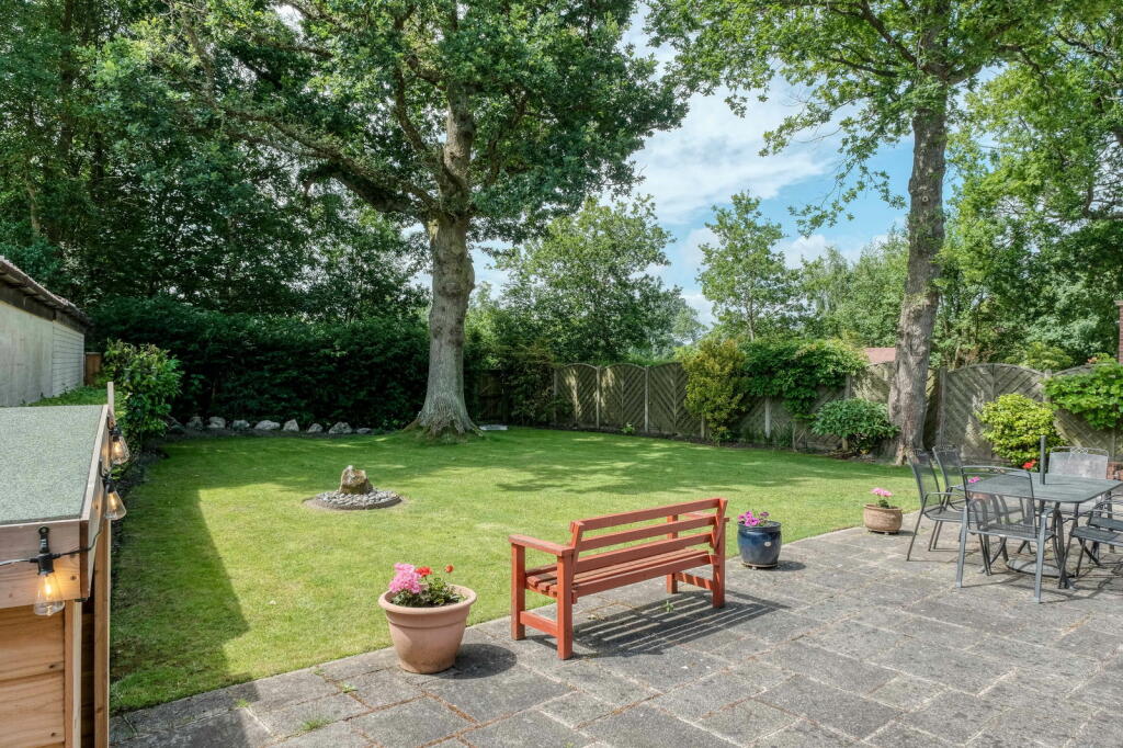 Primary image of Birchy Close, Shirley, Solihull, B90 1QL