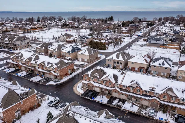 Additional image 31 of 24 Marina Point Cres