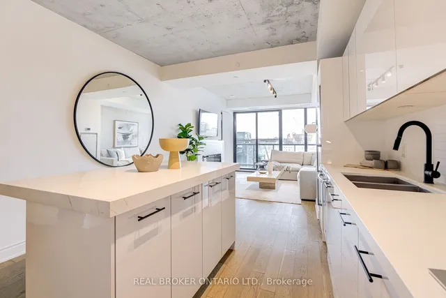 Additional image 10 of 608 Richmond St Unit 717