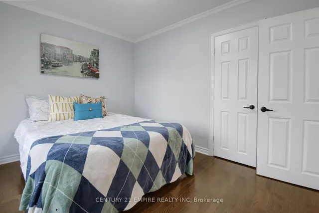 Additional image 22 of 29 Flowertown Ave Brampton Ave