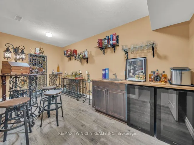 Additional image 32 of 26 Paddock Crt