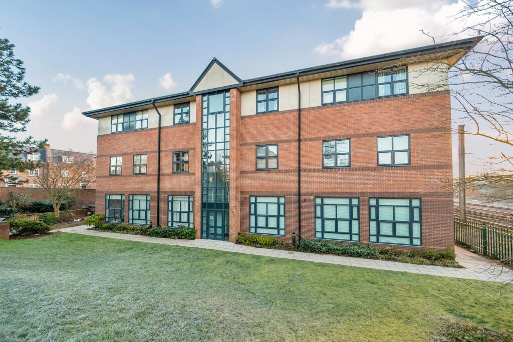 Additional image 11 of Great North Road, Hatfield, AL9